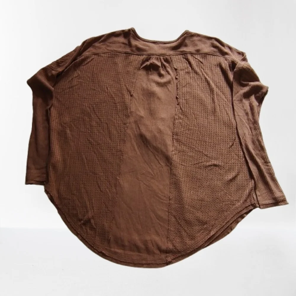 Free People Leo Henley Thermal Top – XS (Oversized Fit) – Chocolate Malt